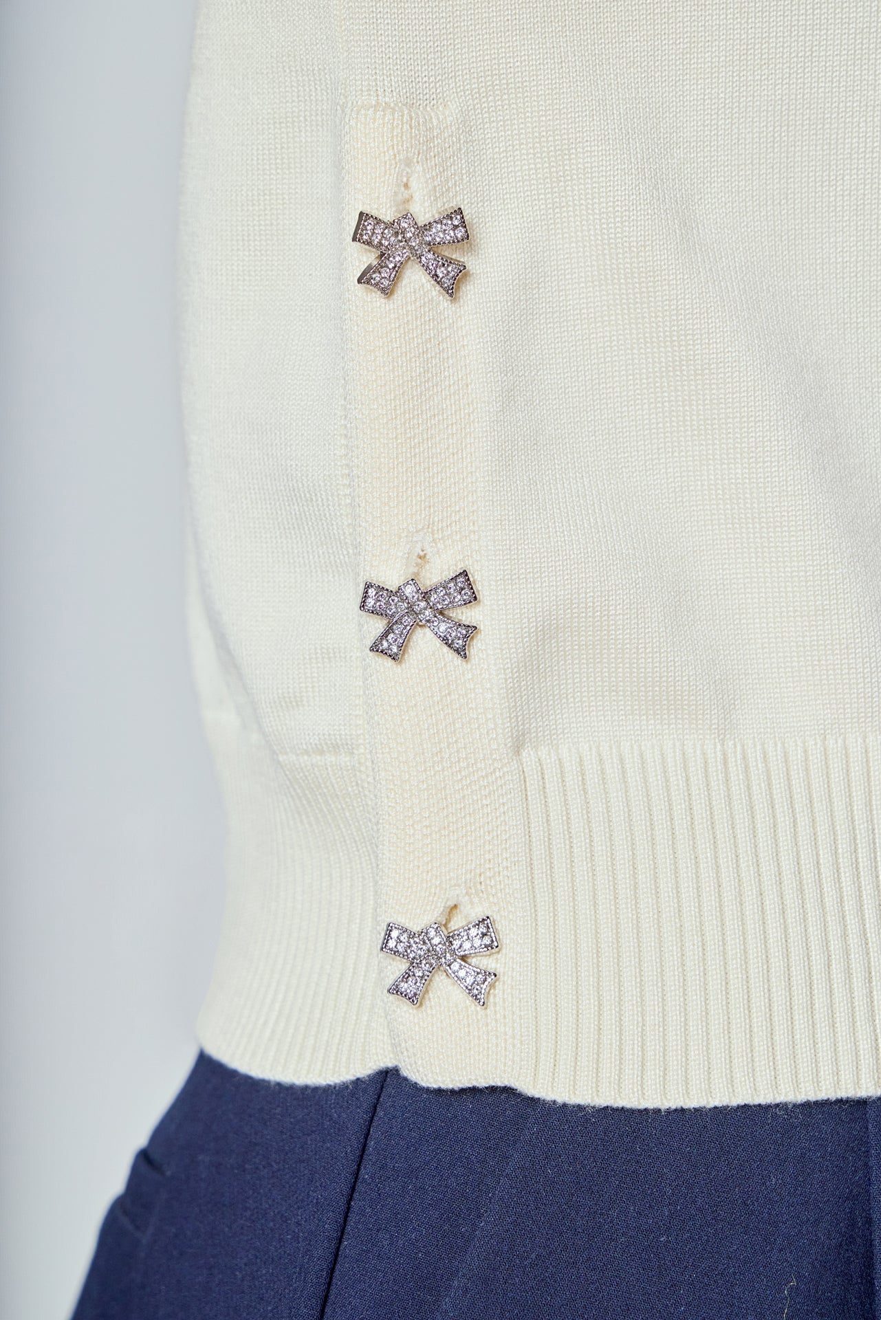 Side Bow Buttoned Knit Top