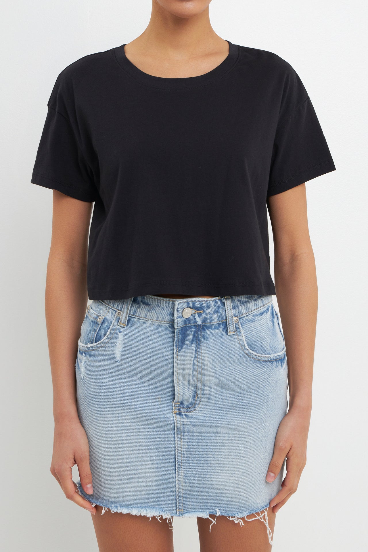 Cropped Basic T-Shirt