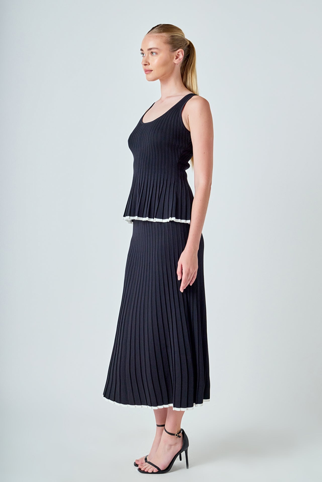 Knit Pleated Tipped Sleeveless Top