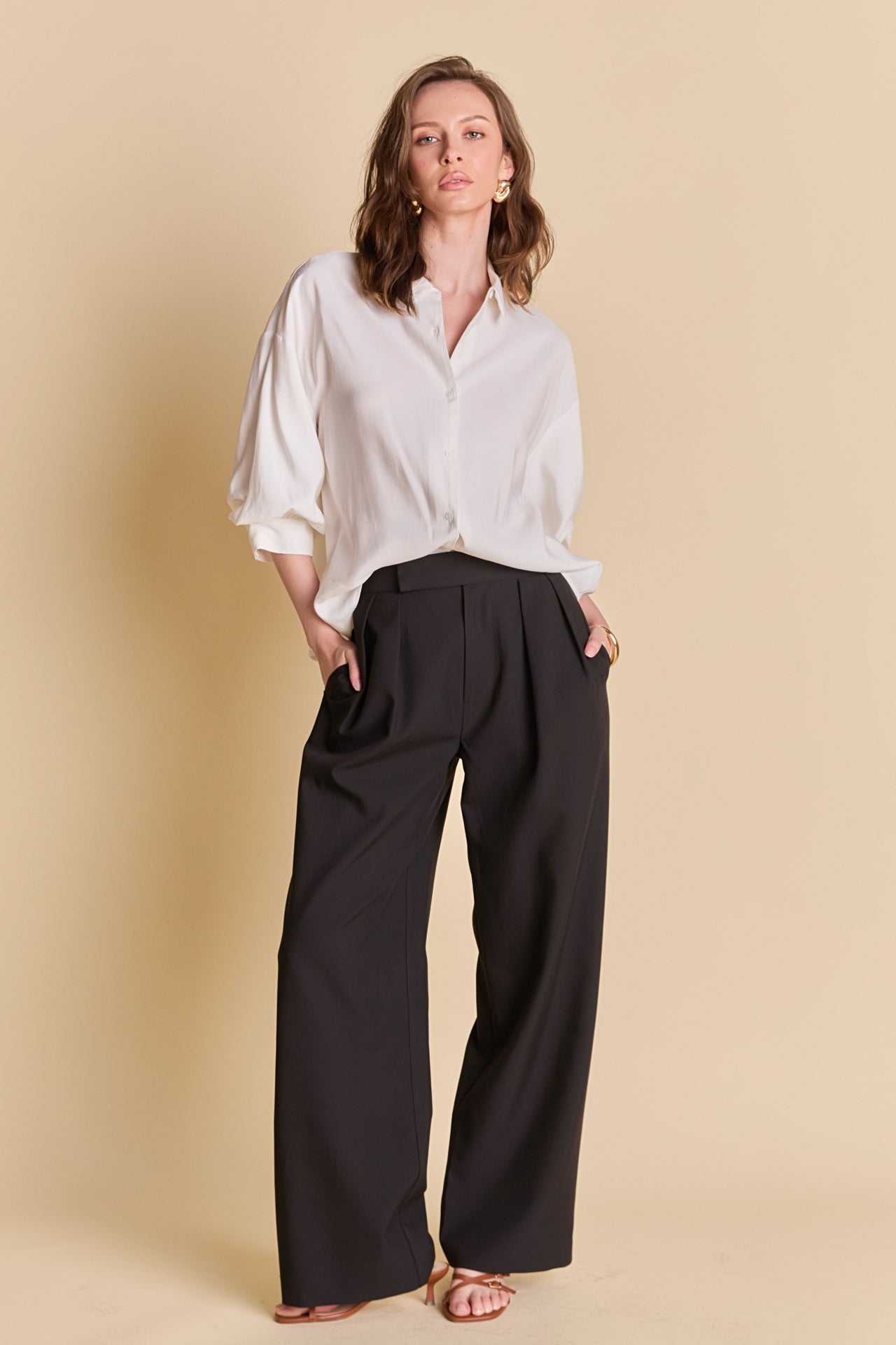 Mid Rise Pleated Wide leg Trousers