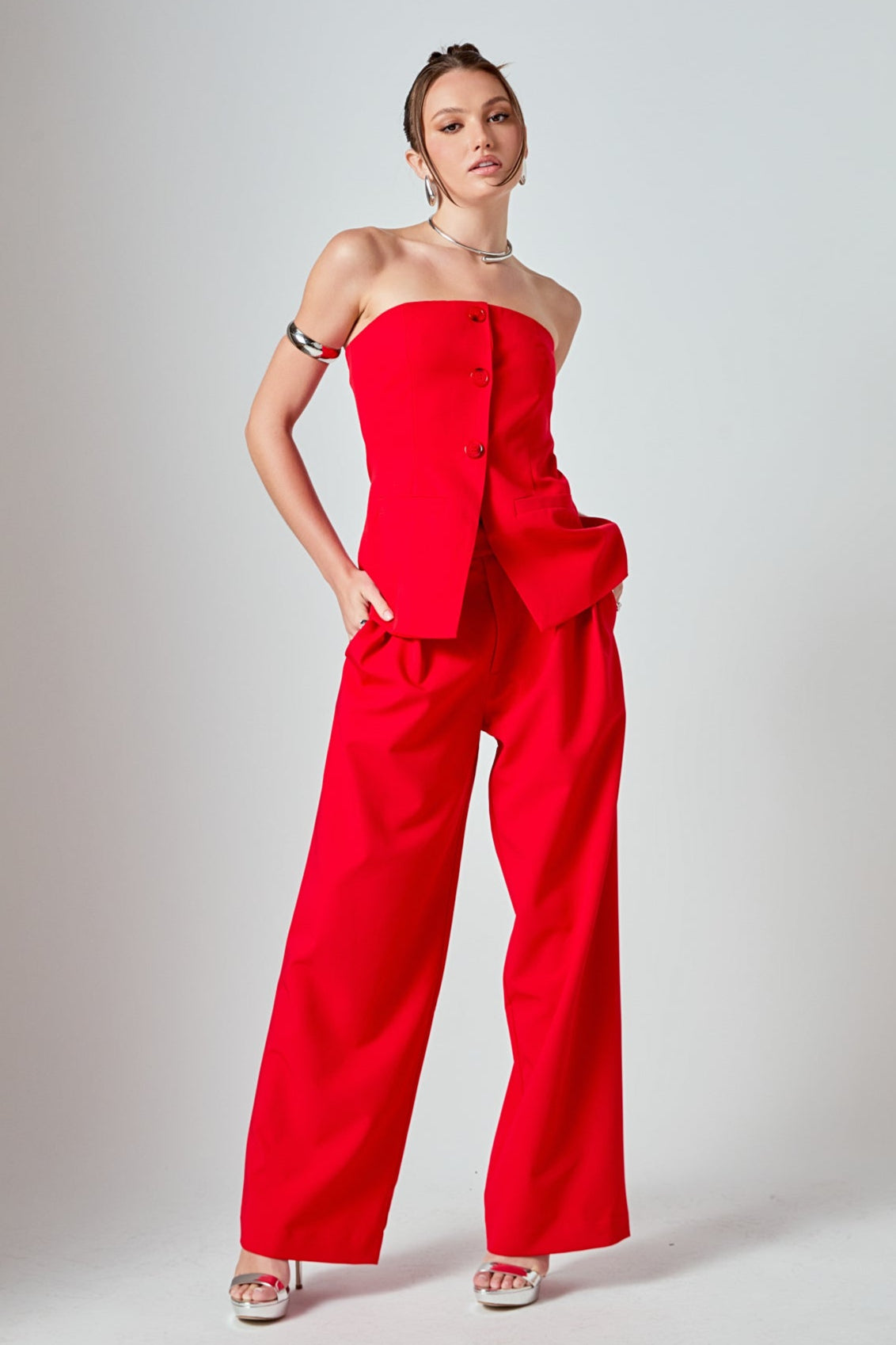 Mid Rise Pleated Wide leg Trousers